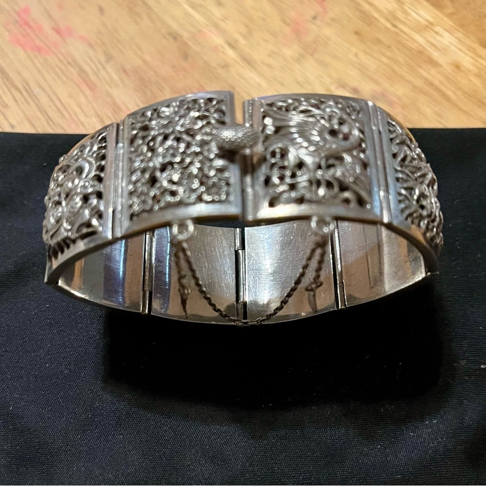 Elegant Silver Filigree Bracelet